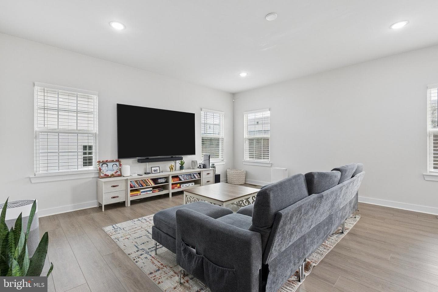 231 Sloan Drive photo 15