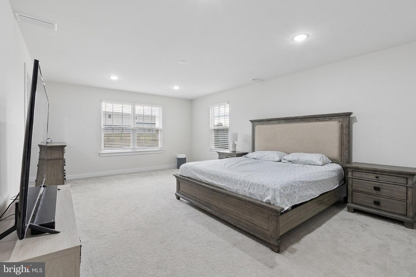 231 Sloan Drive photo 20