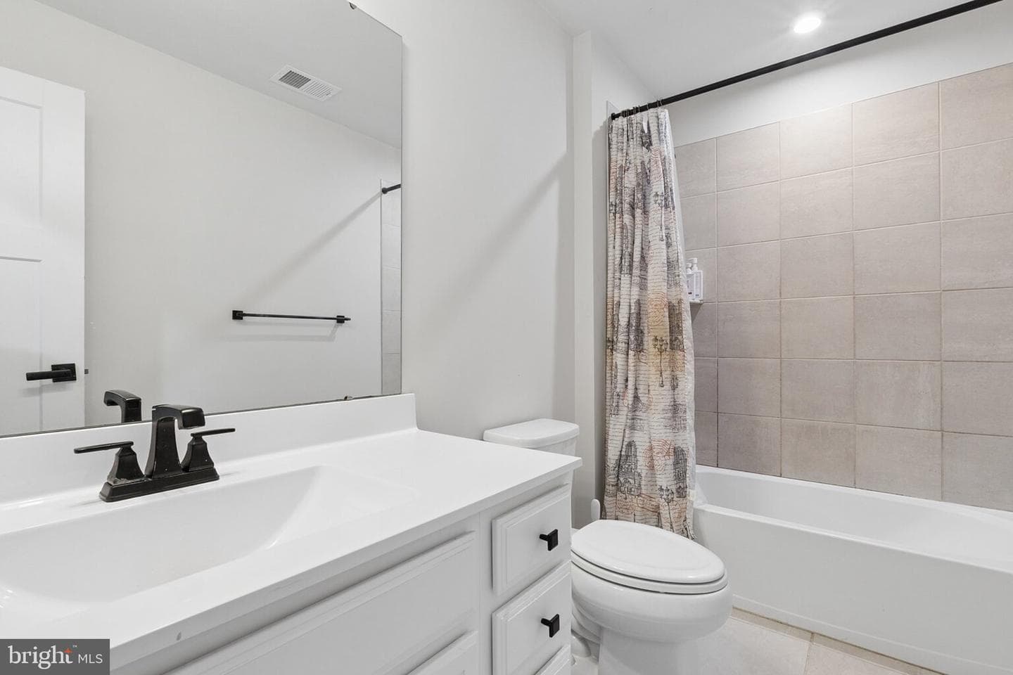 231 Sloan Drive photo 29
