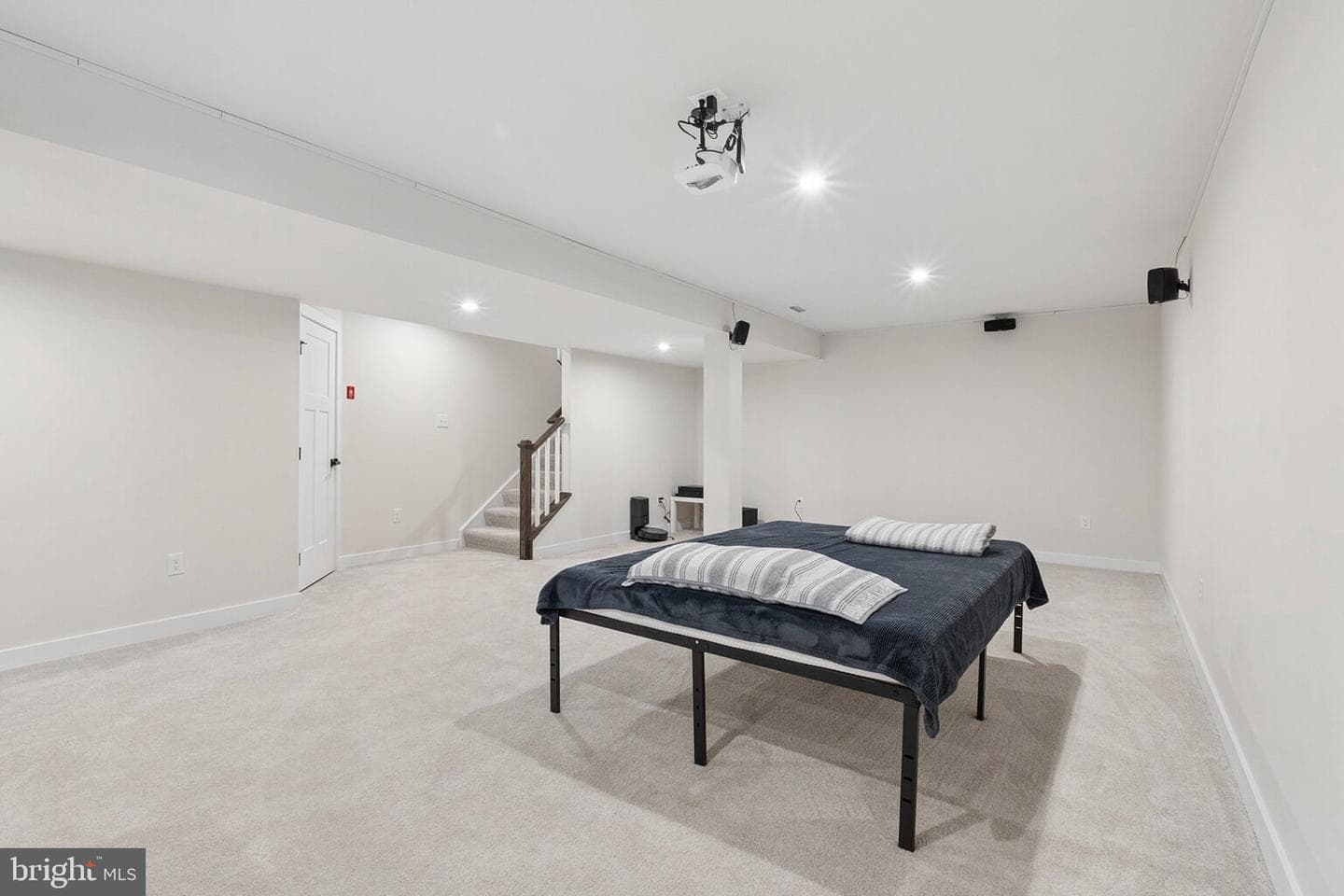 231 Sloan Drive photo 35