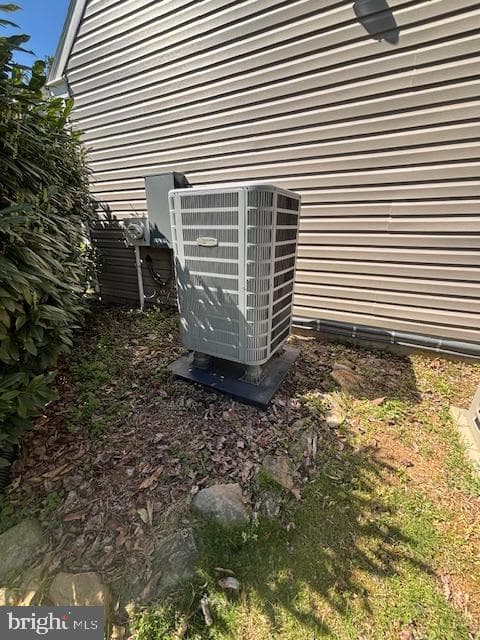 912 Greenwood Circle photo 24