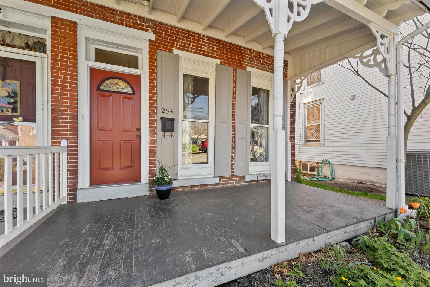 254 Chestnut Street photo 2