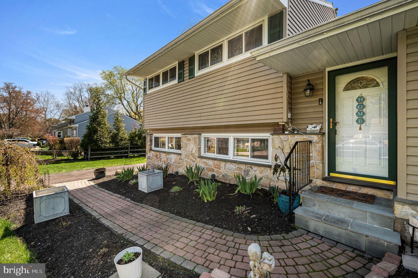 504 Winding Way photo 2