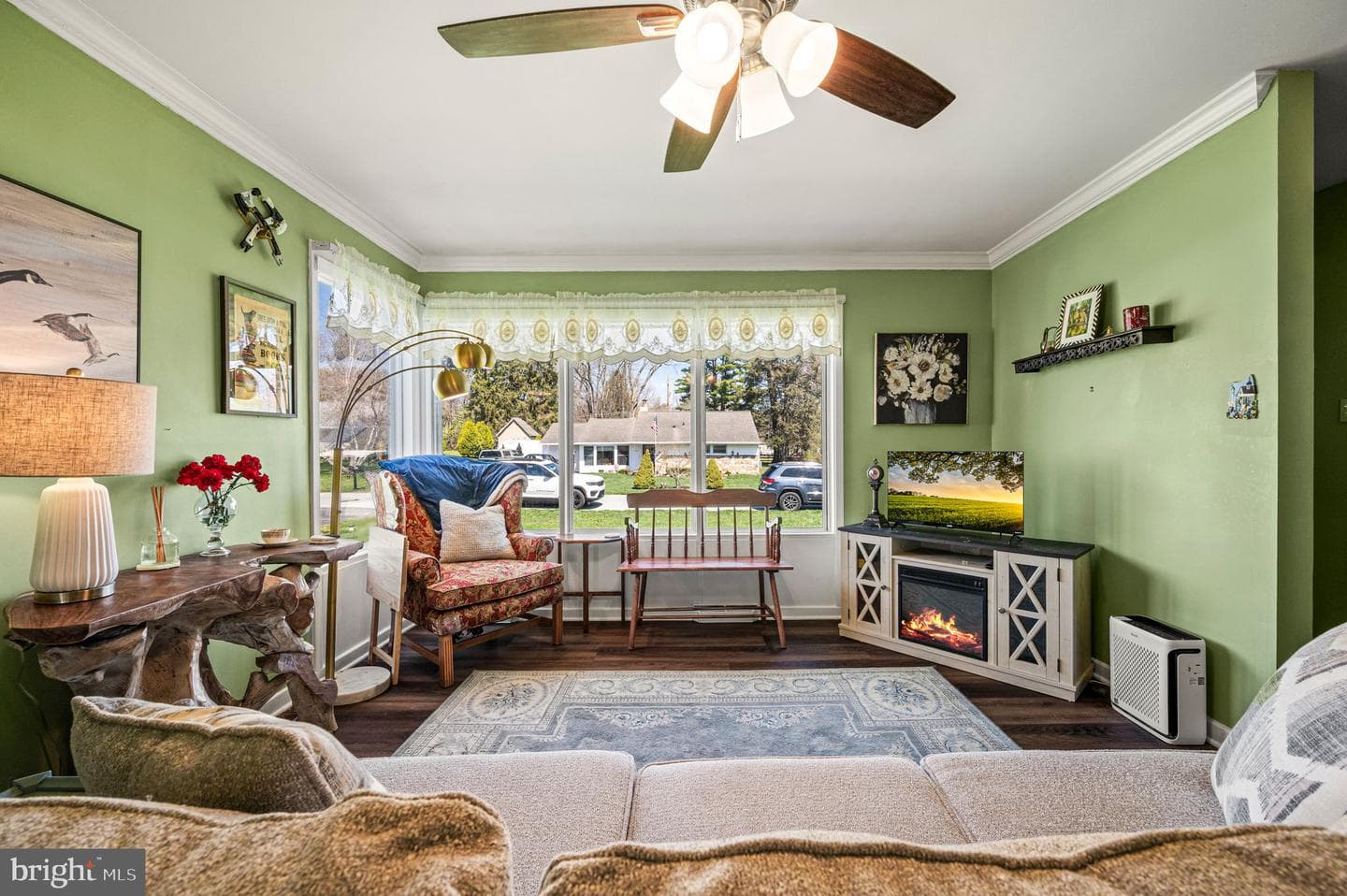 504 Winding Way photo 5