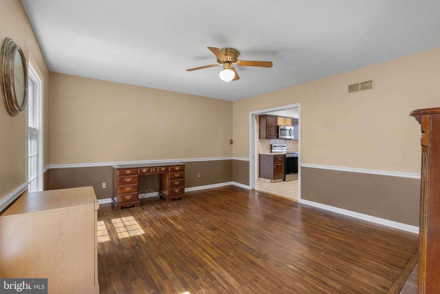 150 Continental Dr photo 11