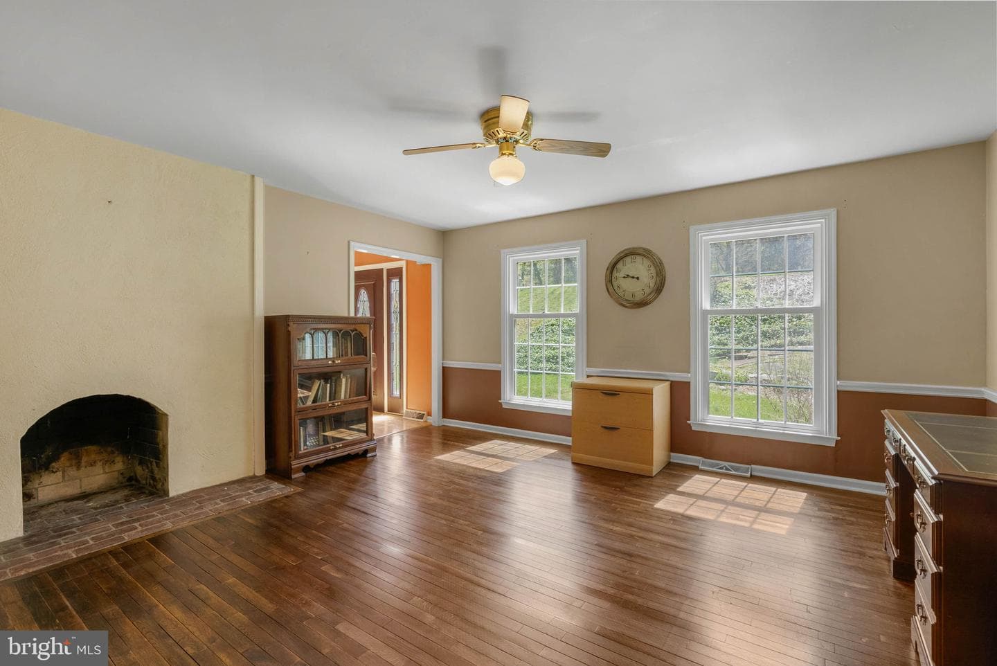 150 Continental Dr photo 12