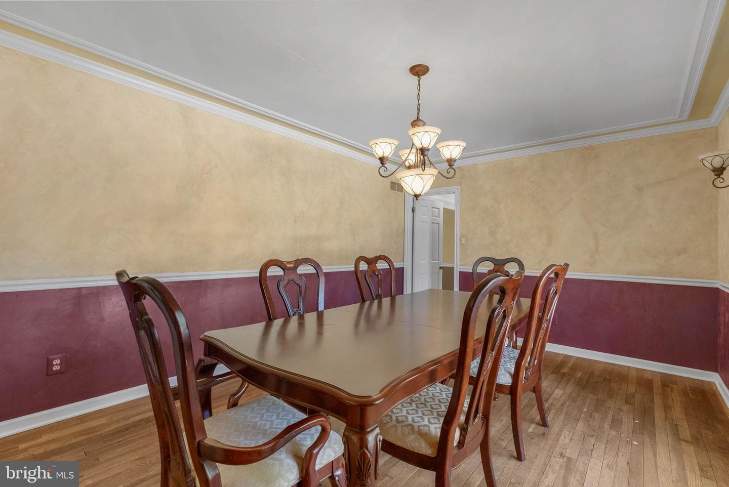 150 Continental Dr photo 16