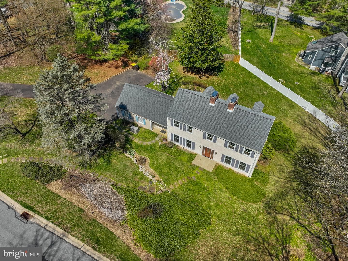 150 Continental Dr photo 42