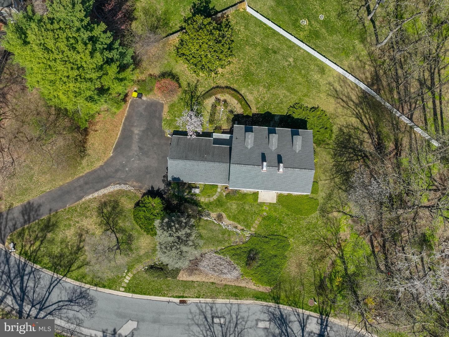 150 Continental Dr photo 43