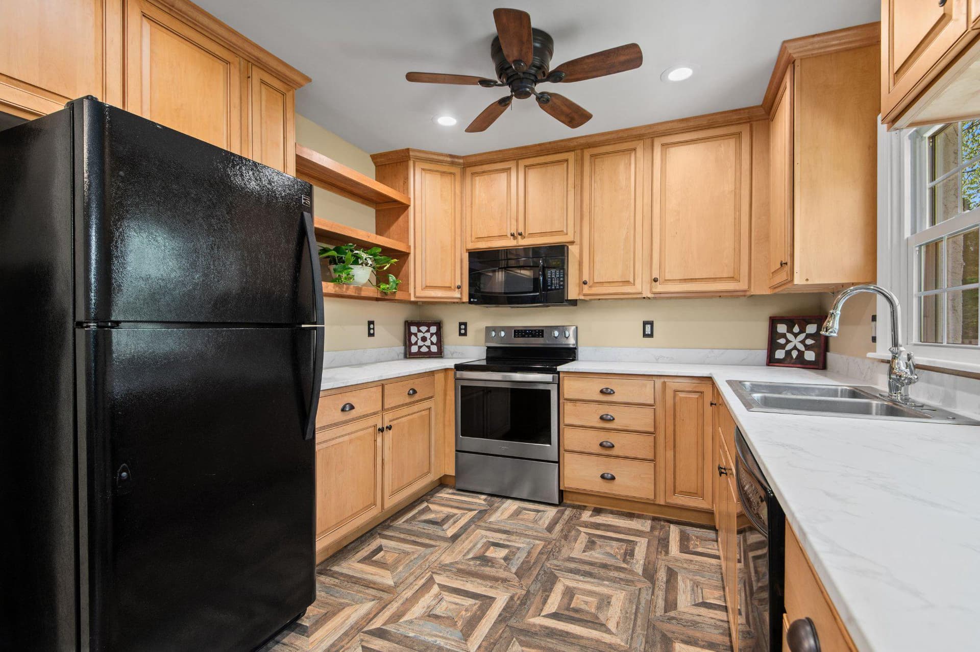 1416 Horseshoe Pike photo 10