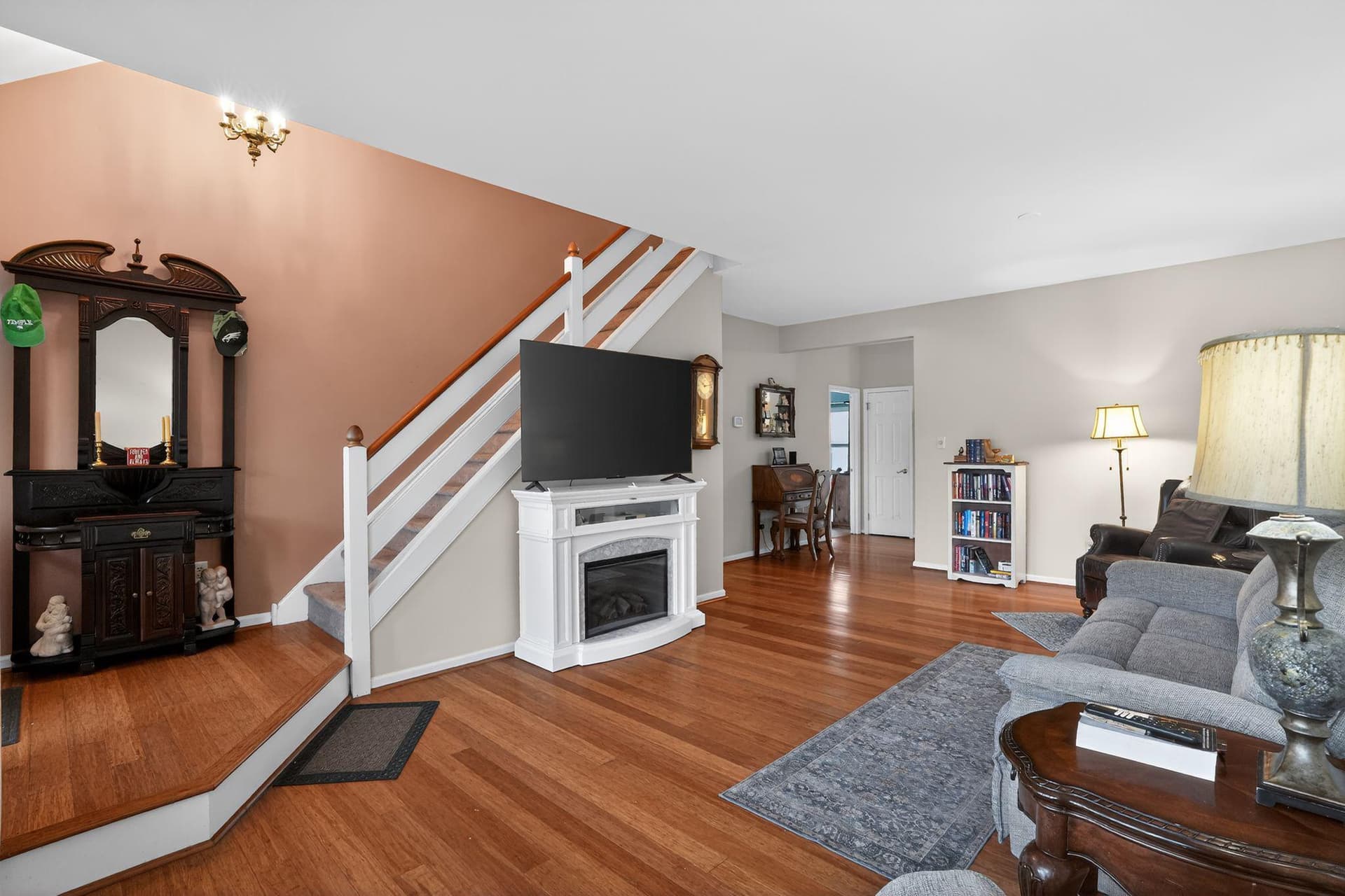 1307 Harness Lane photo 3