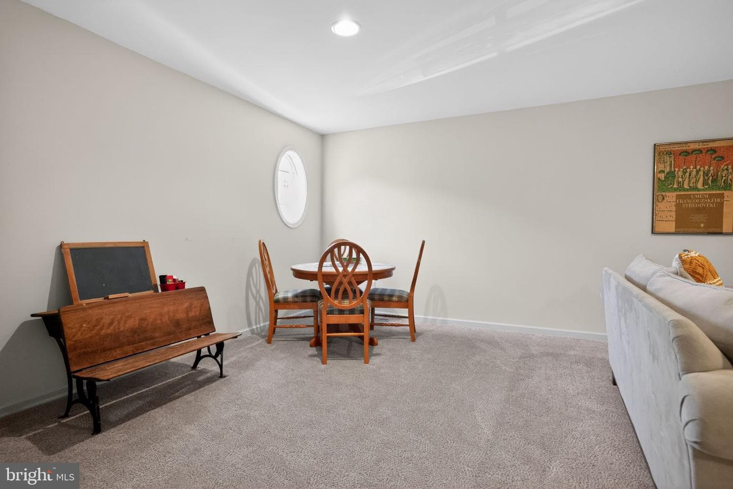 225 Honeycroft Boulevard photo 28