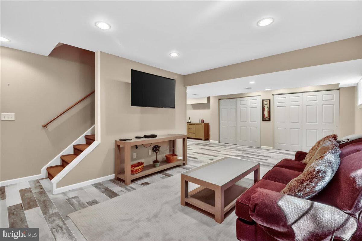 2 Parkside Drive photo 27