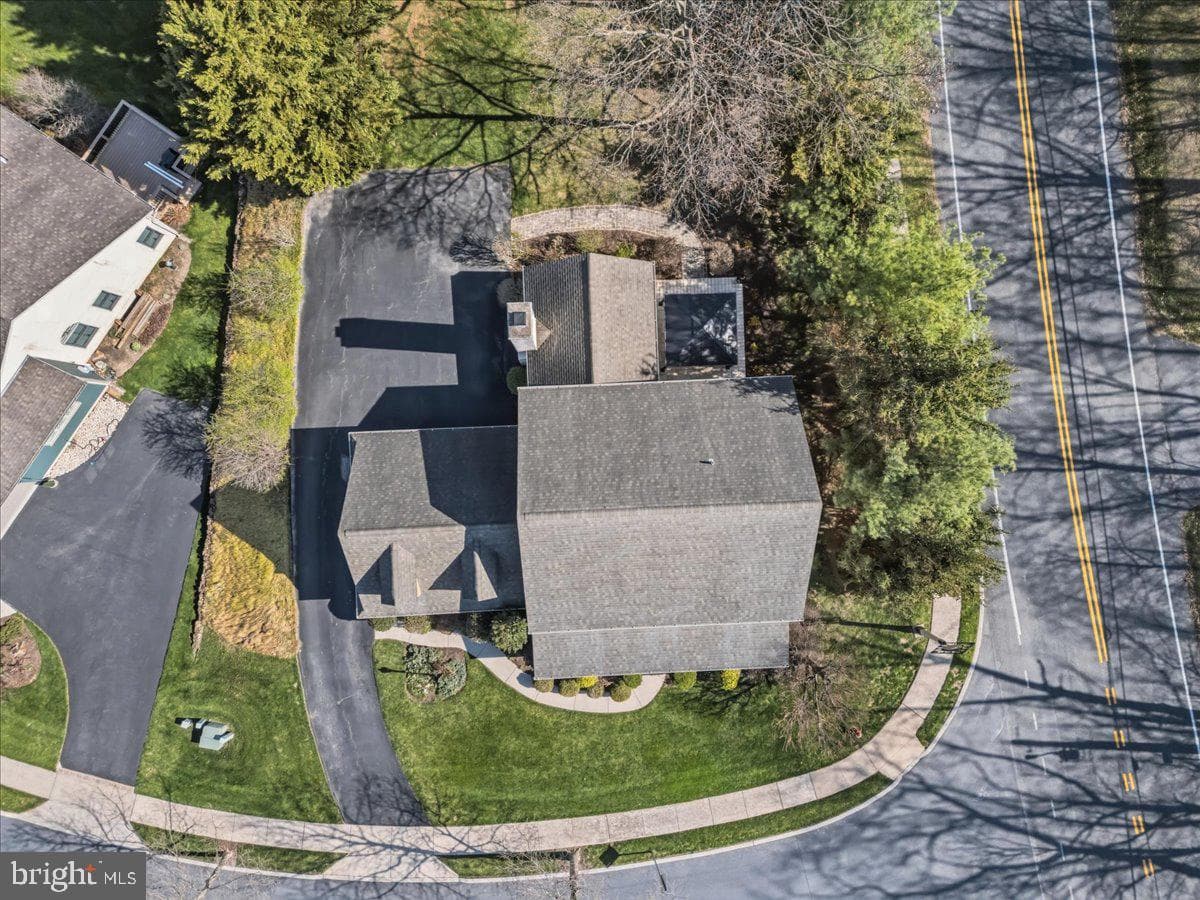 2 Parkside Drive photo 33