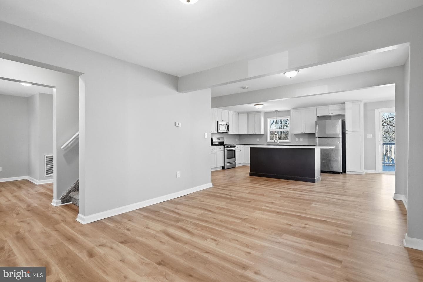 123 E Harmony Road photo 12