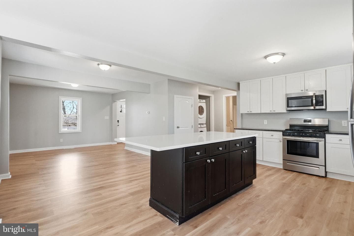 123 E Harmony Road photo 18