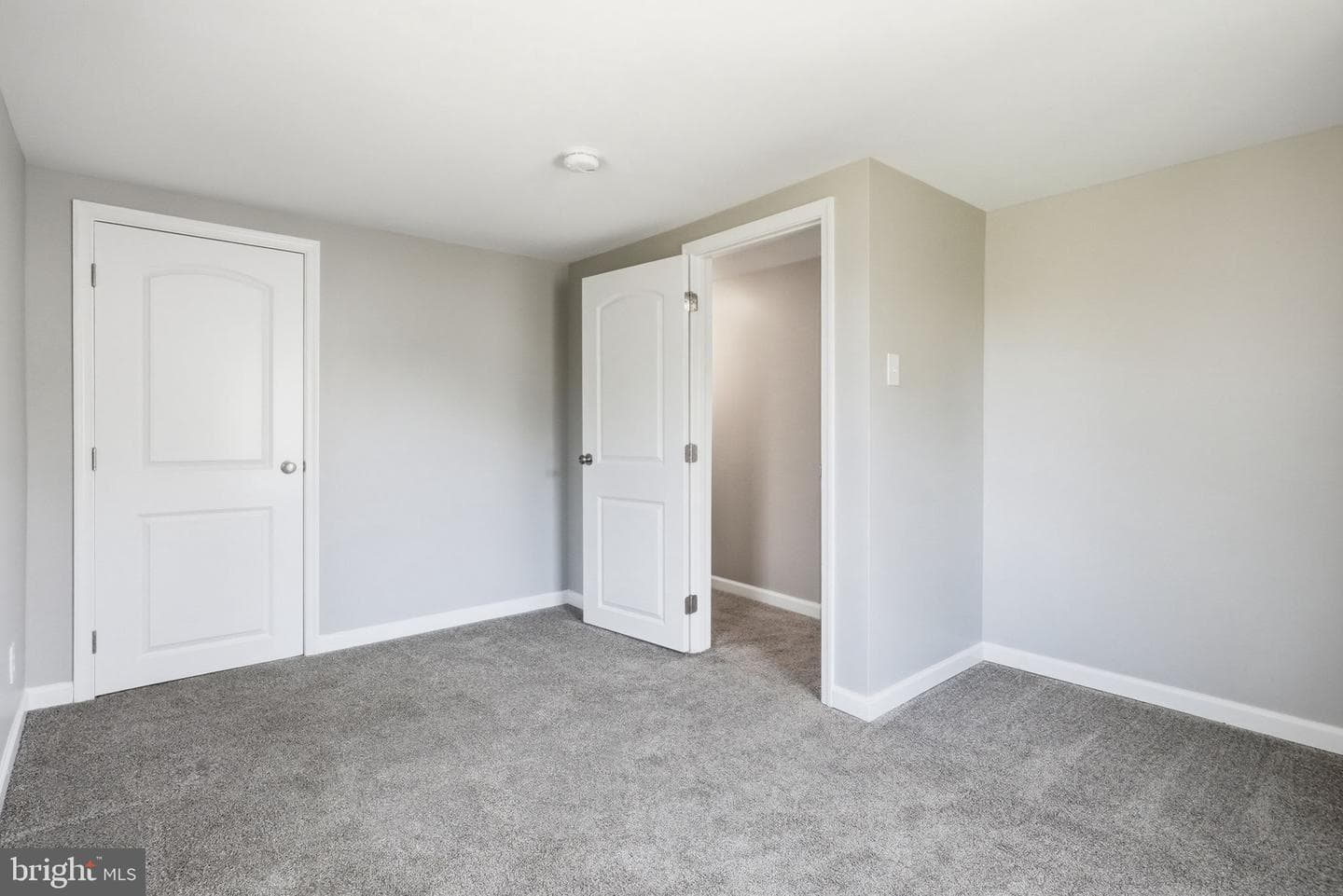 123 E Harmony Road photo 35