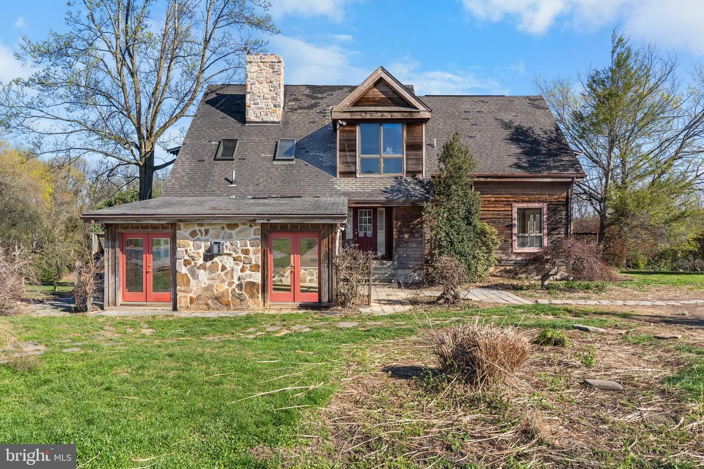 1728 Valley Lane photo 2