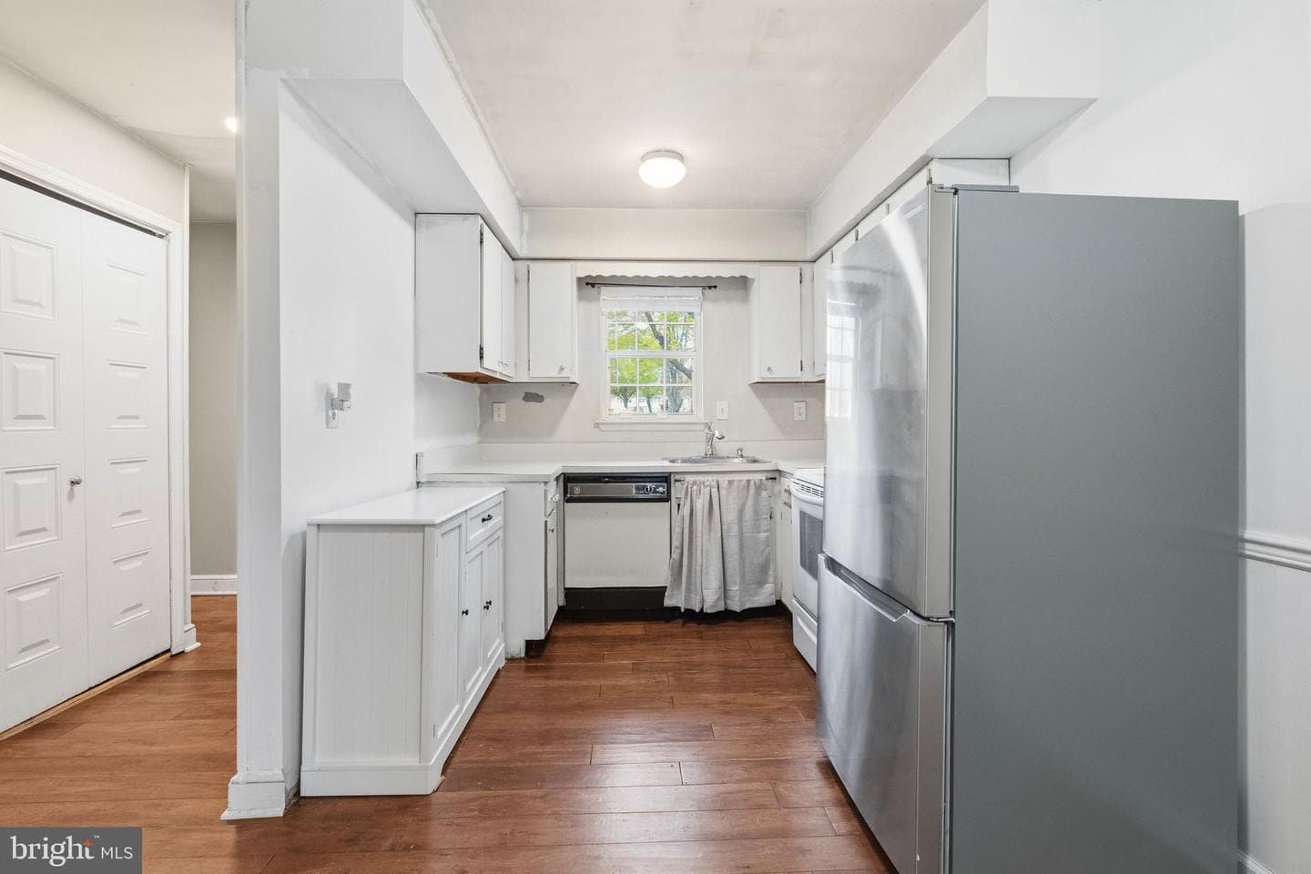 262 Carlyn Court photo 10