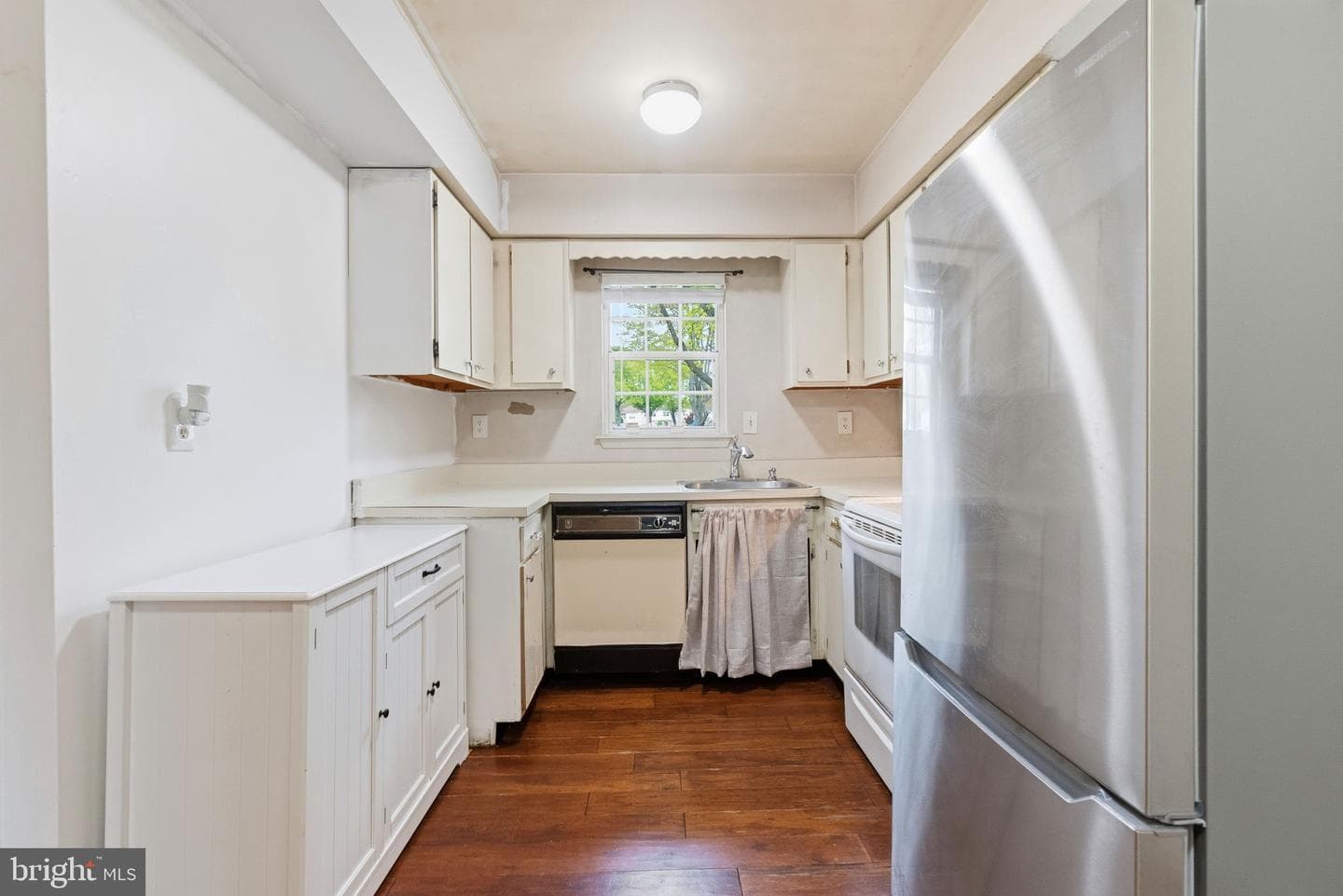262 Carlyn Court photo 11