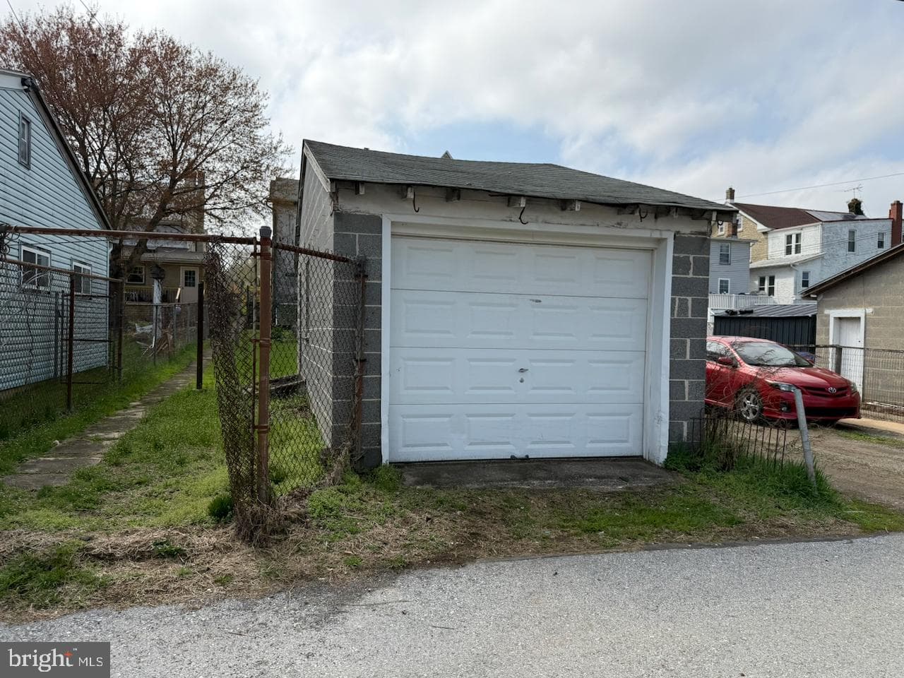 131 Bradford Avenue photo 25