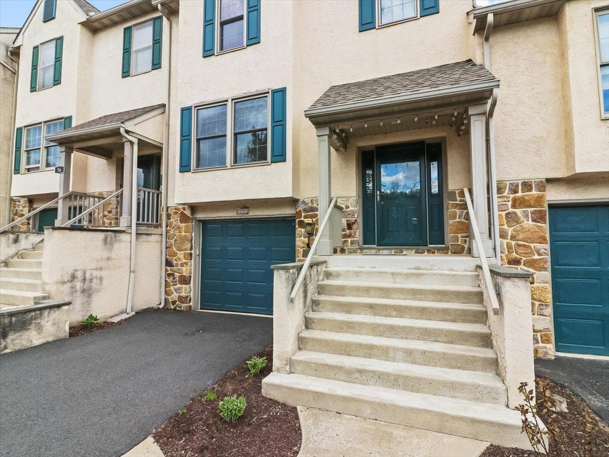 54 Saddler Drive photo 2