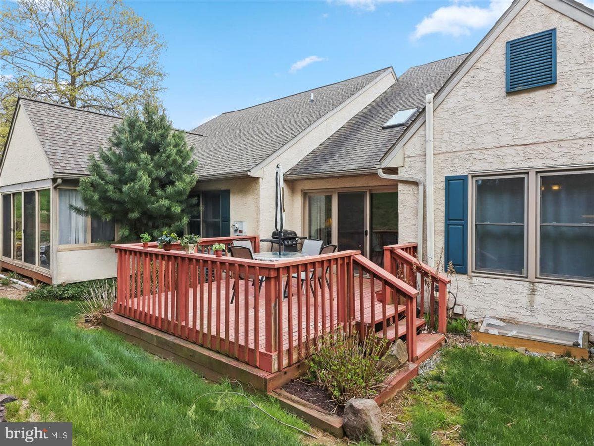 54 Saddler Drive photo 25