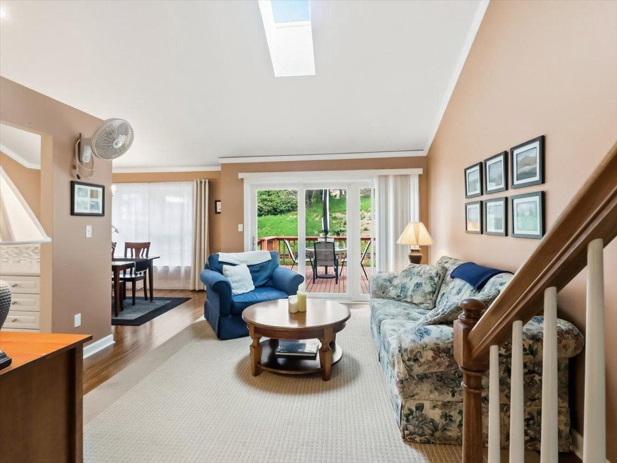 54 Saddler Drive photo 3