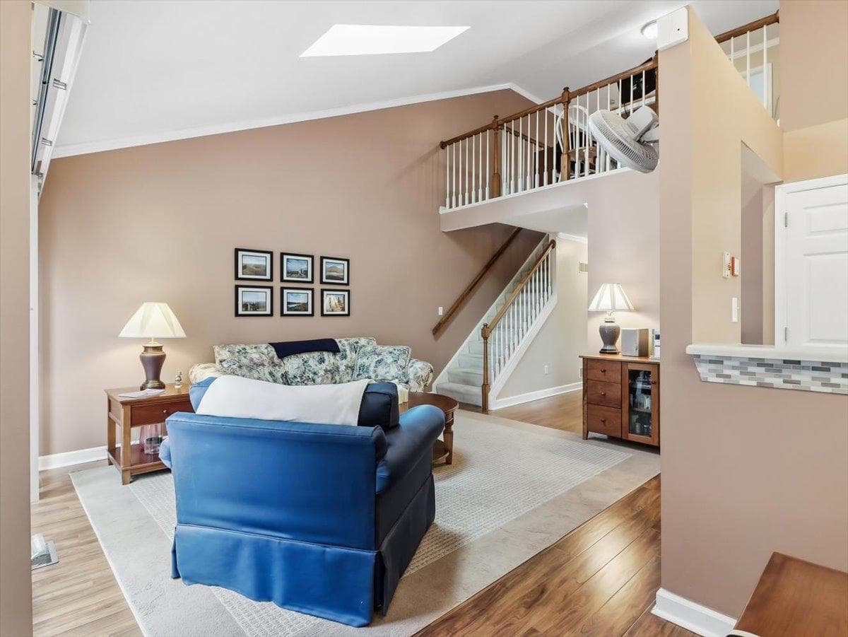 54 Saddler Drive photo 5