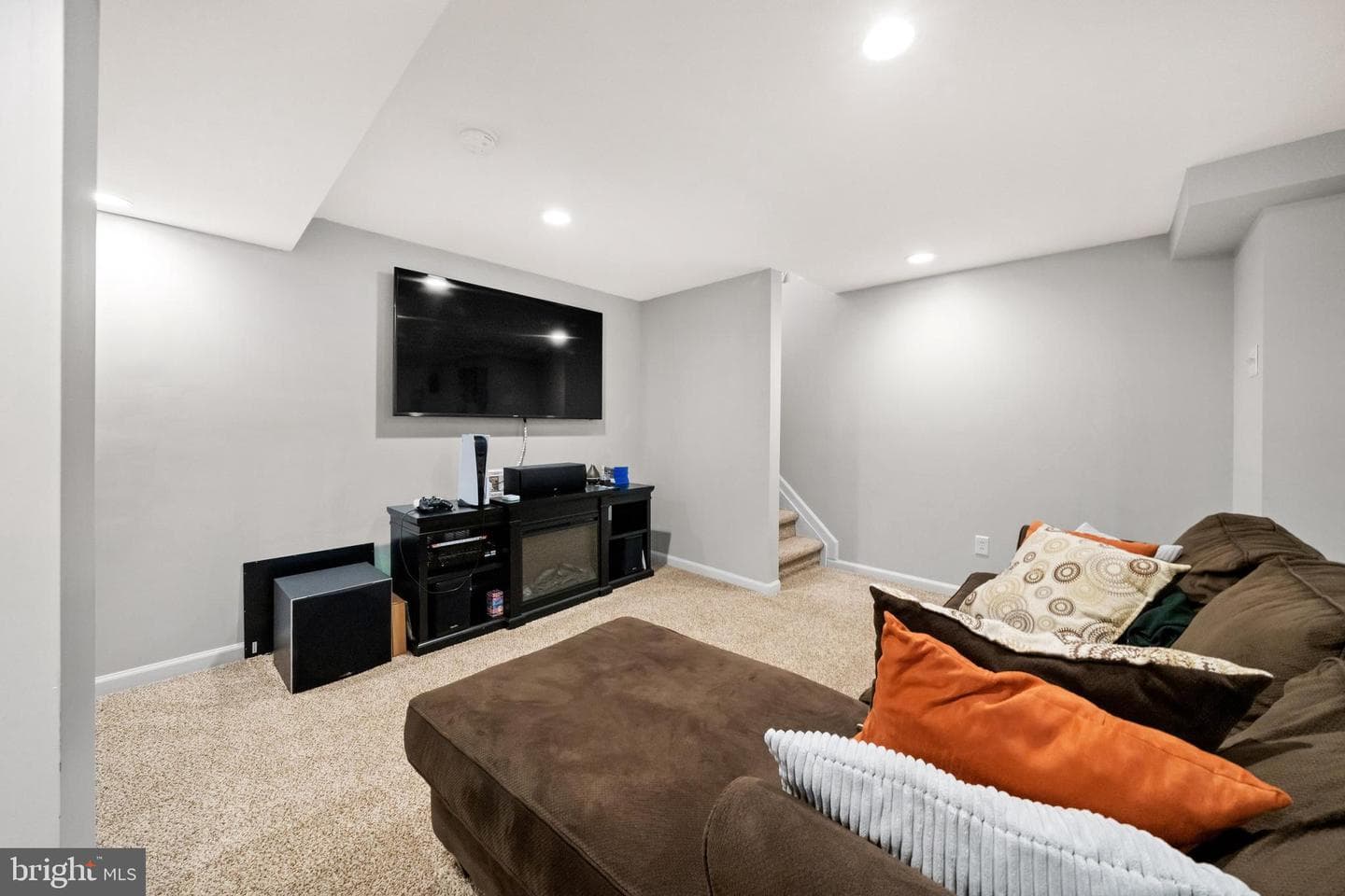 400 Buttonwood Lane photo 32