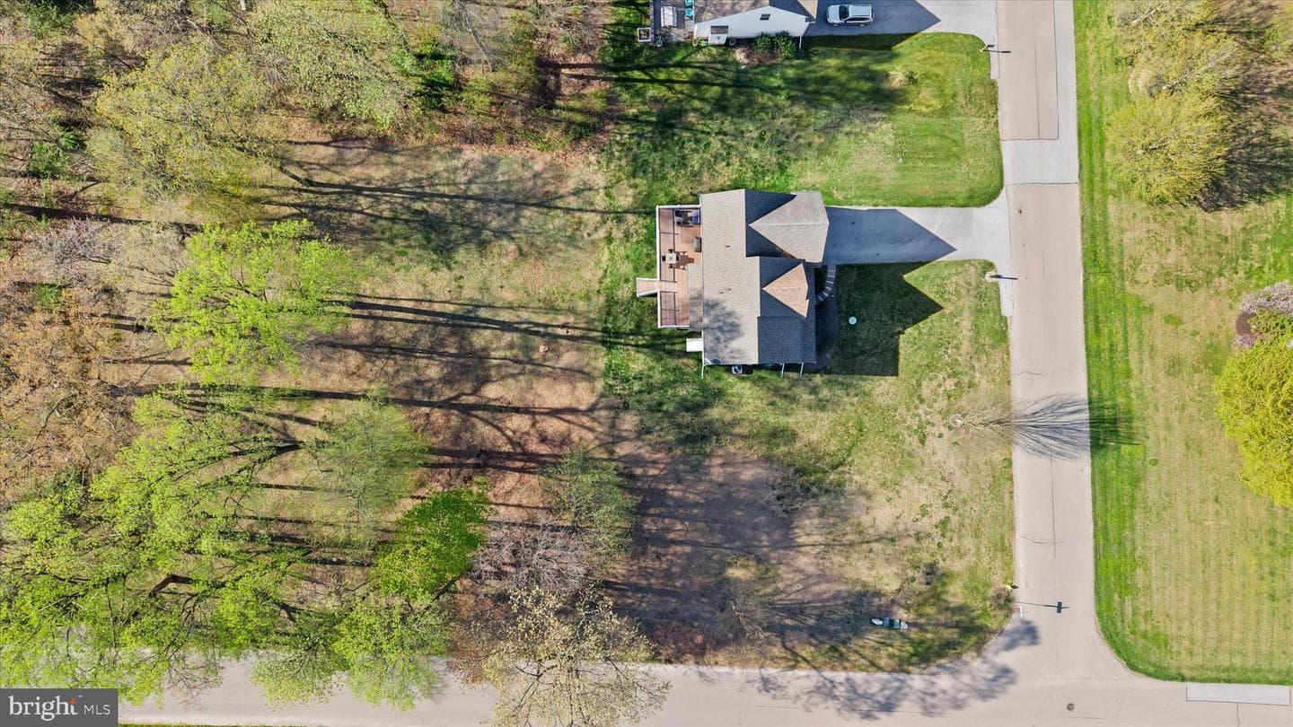 400 Buttonwood Lane photo 43