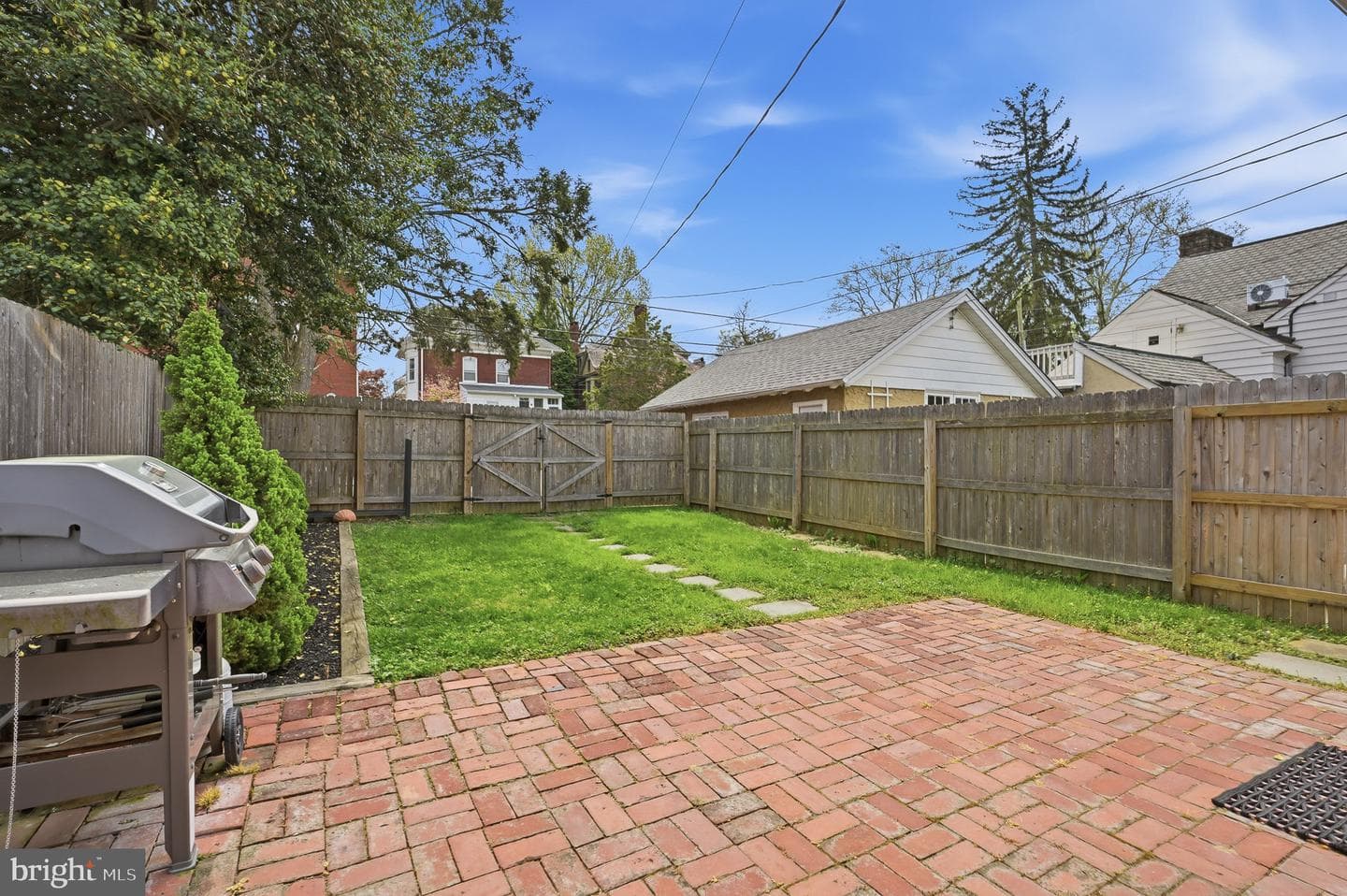 424 W Barnard Street photo 13