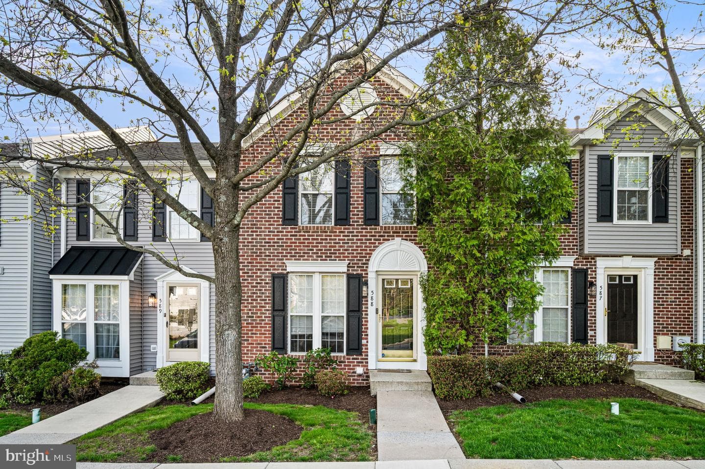 588 Coach Hill Court photo 1