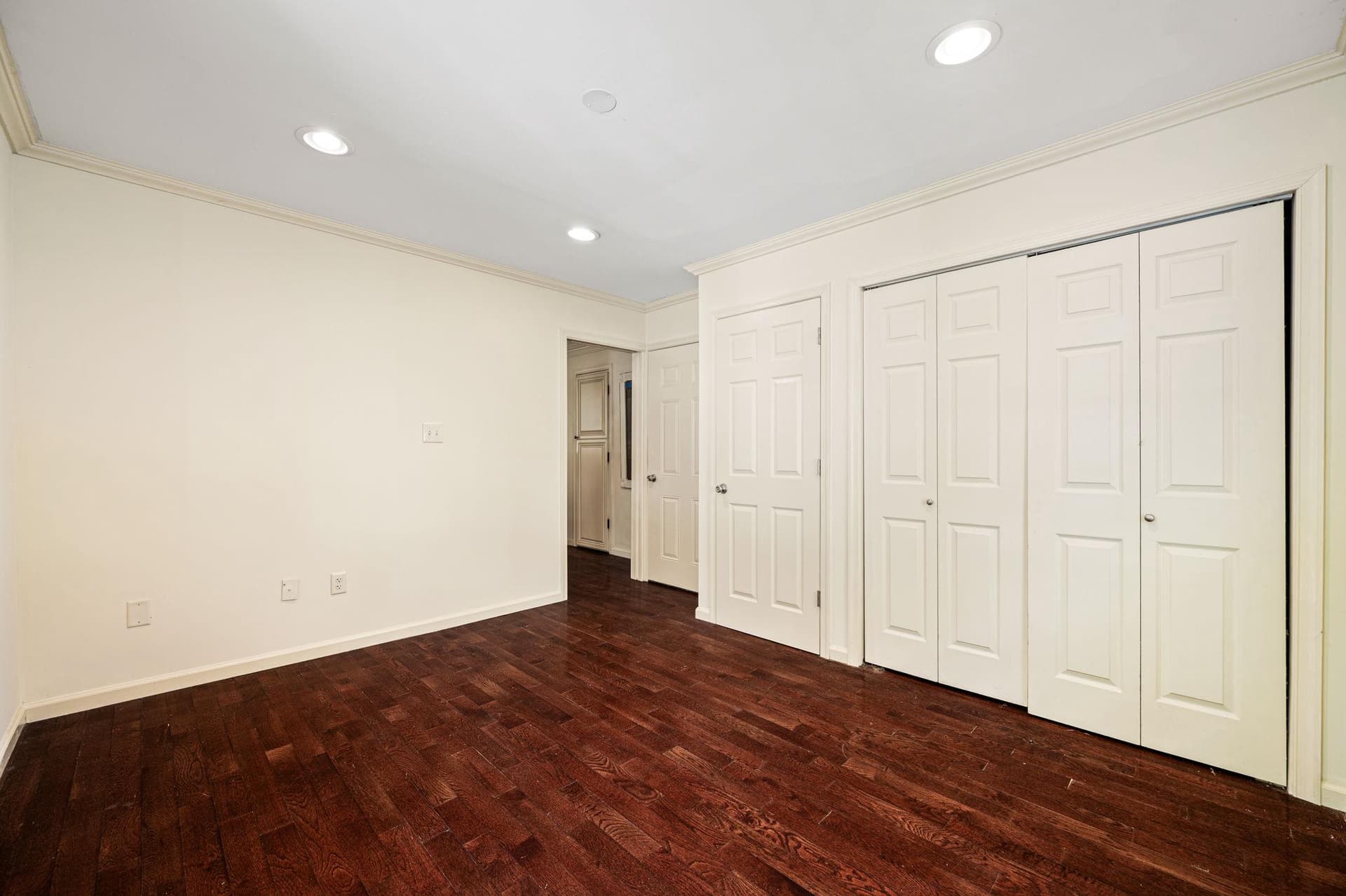 346 N Woodmont Drive photo 20
