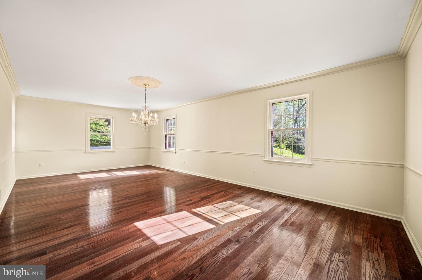 346 N Woodmont Drive photo 6