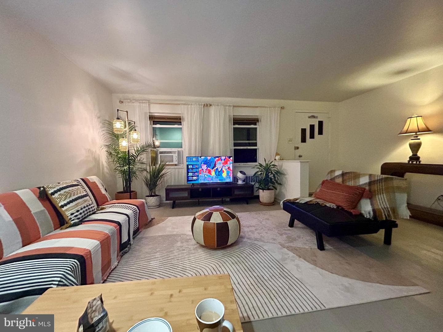 898 Woodlawn Avenue photo 3