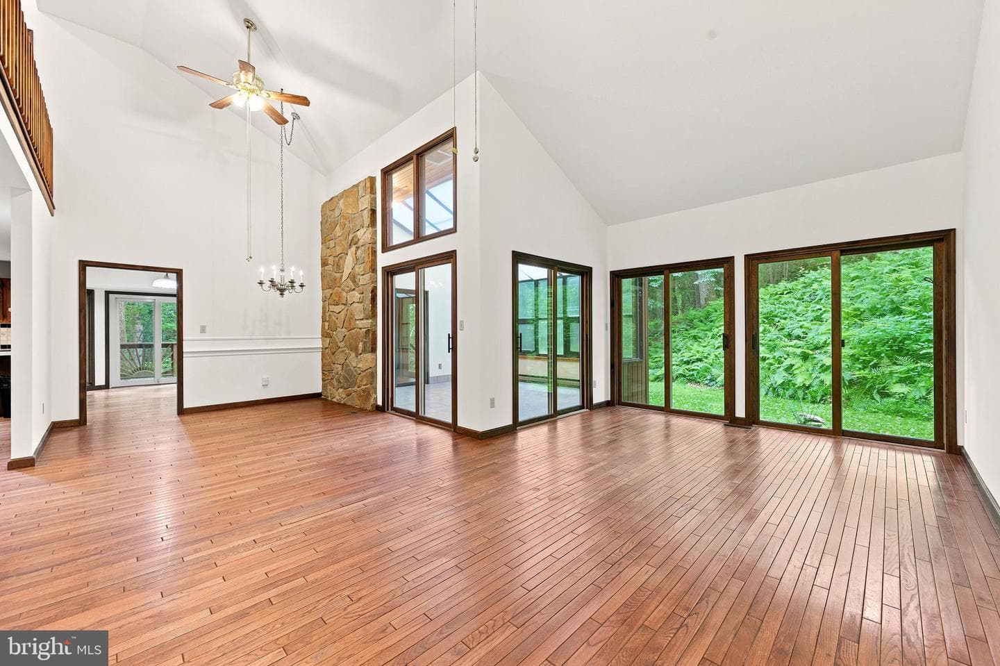 1672 Suzanne Drive photo 4