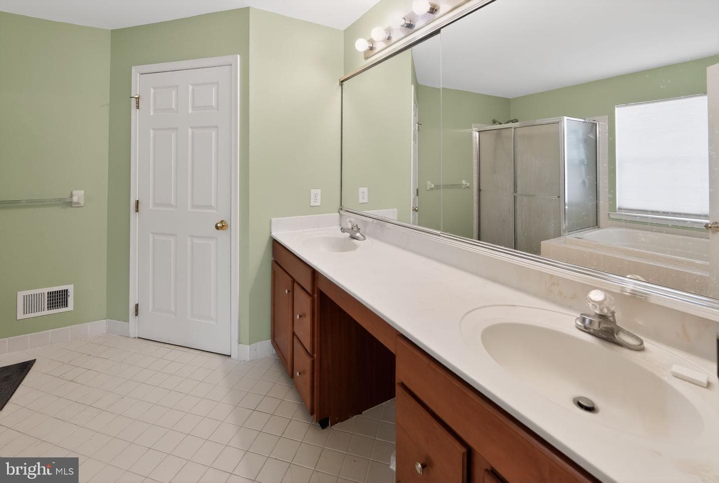 157 Fringetree Drive photo 24
