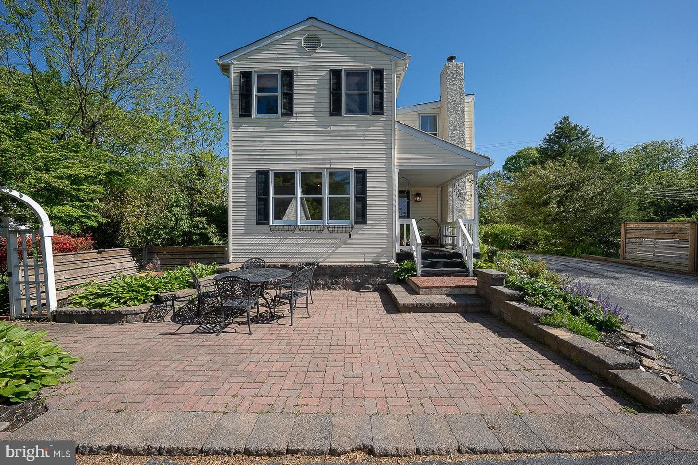 1426 W Strasburg Road photo 2