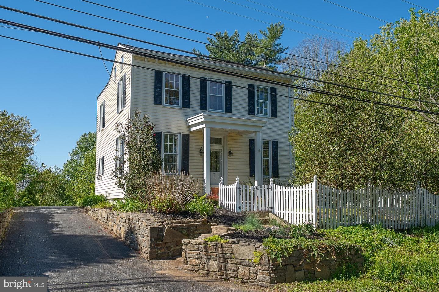 1426 W Strasburg Road photo 3