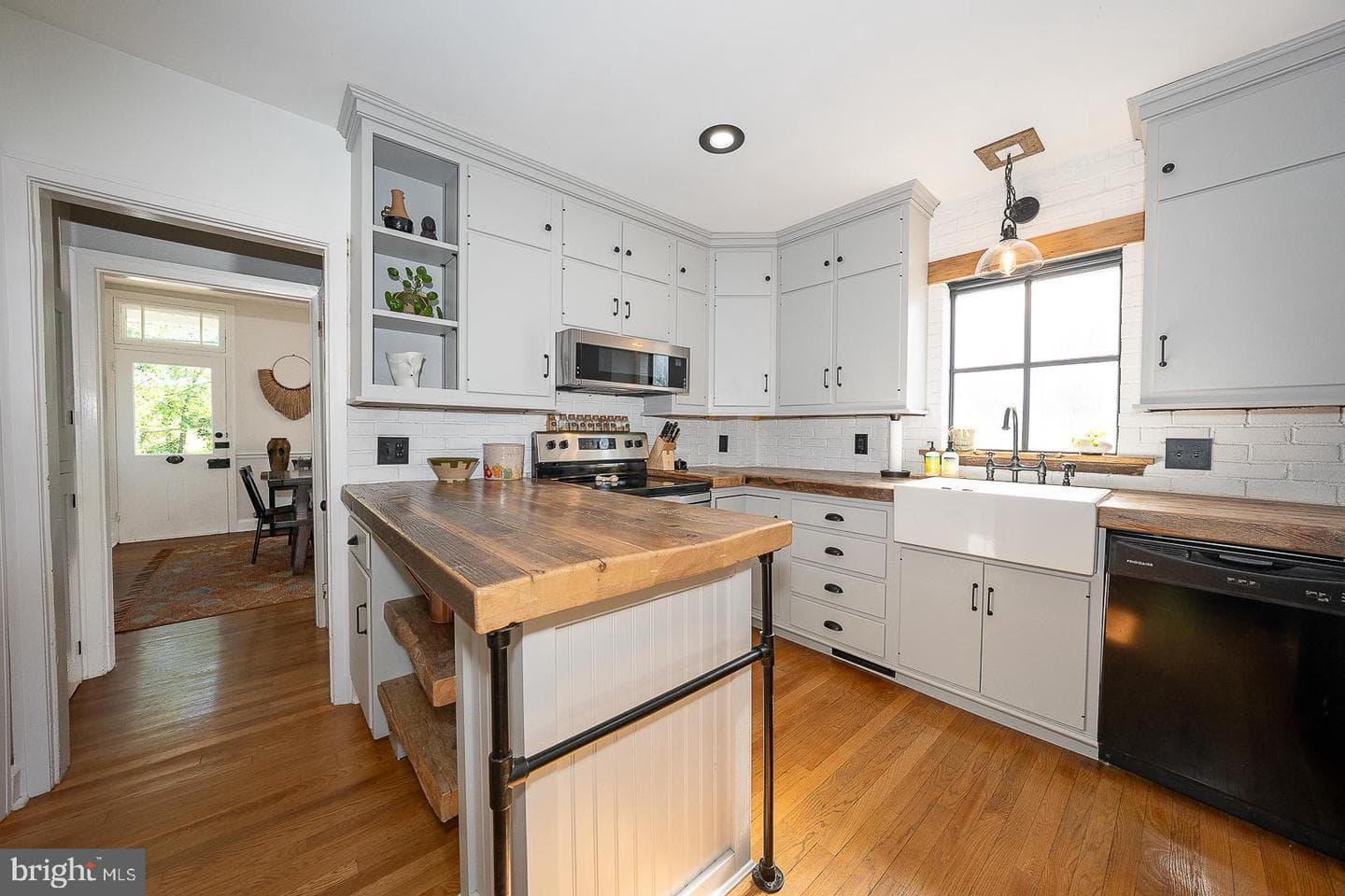 1426 W Strasburg Road photo 6