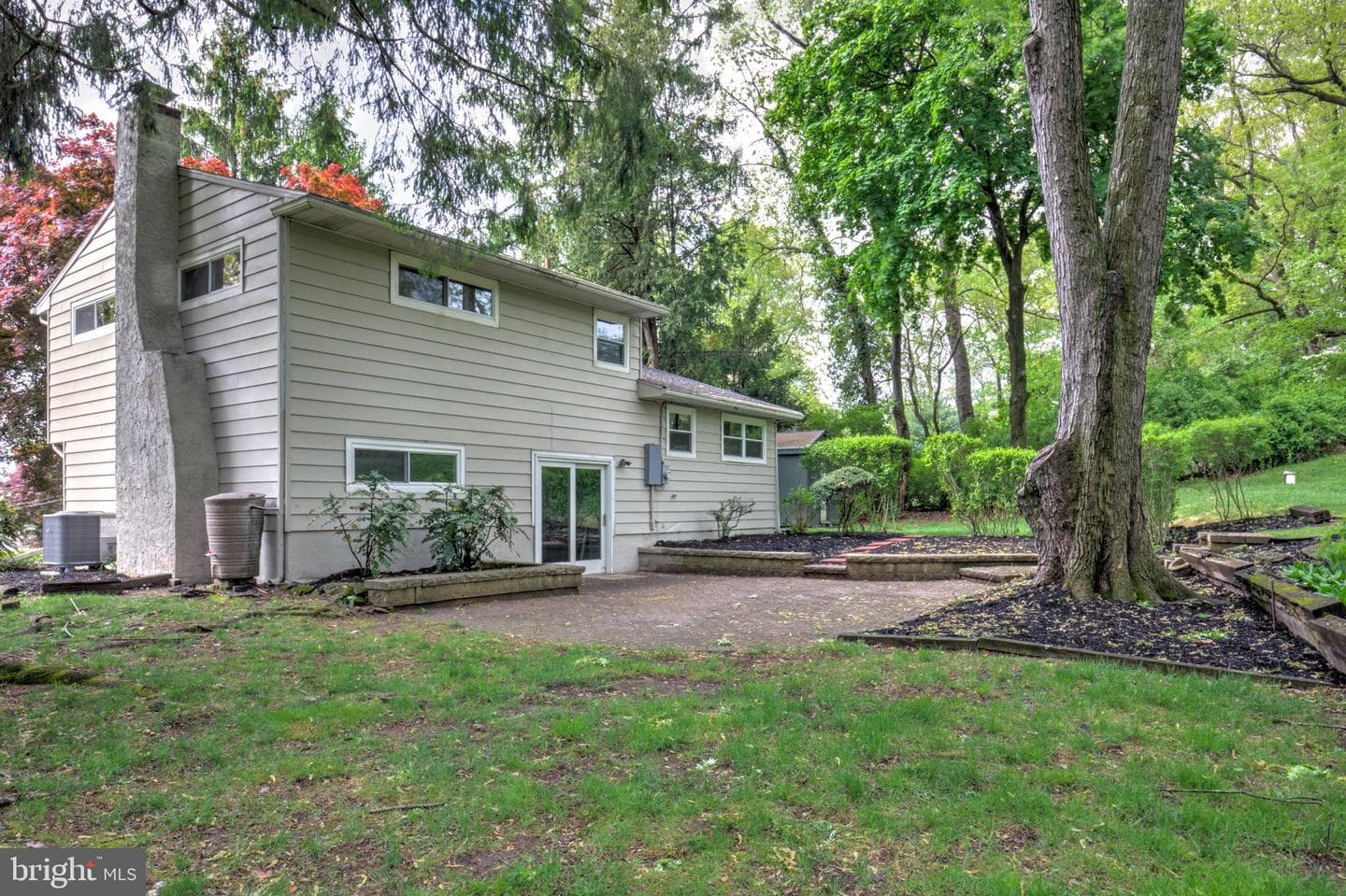 1287 Belmont Avenue photo 39