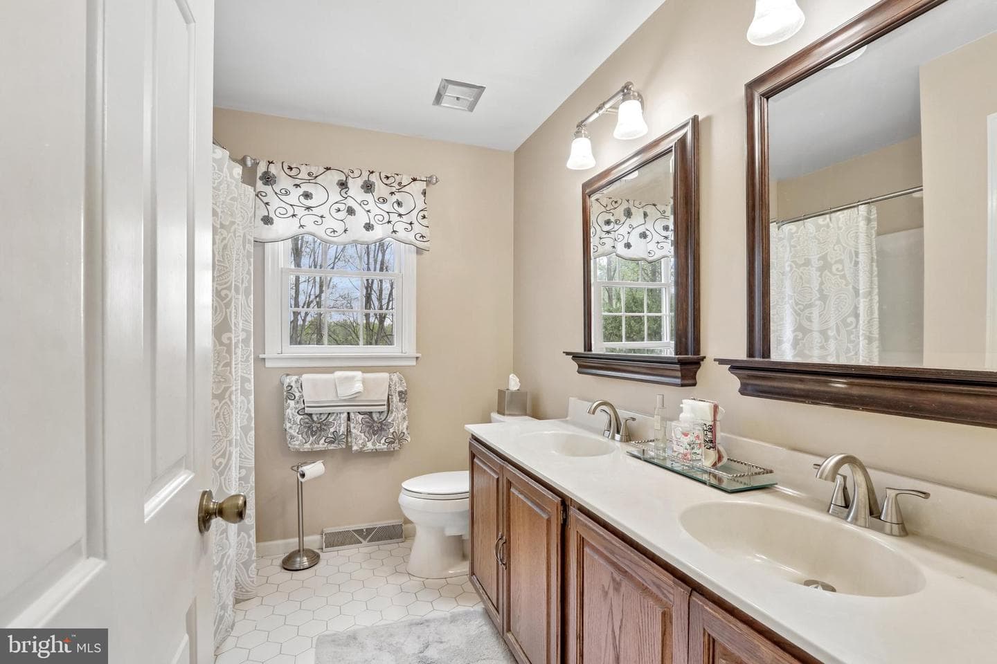 219 Wiltshire Drive photo 39