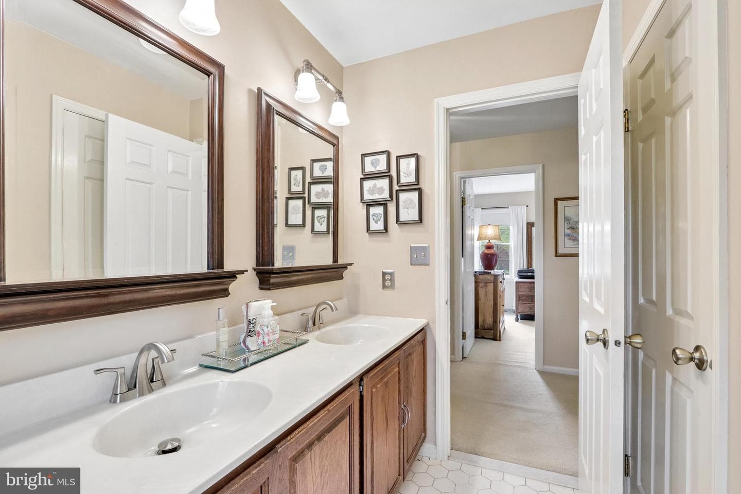 219 Wiltshire Drive photo 40