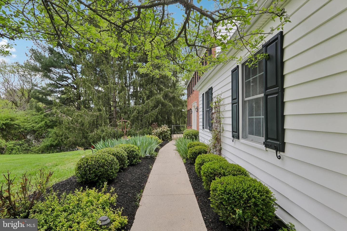 219 Wiltshire Drive photo 5