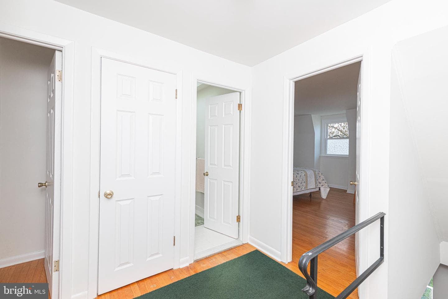 889 Oxford Avenue photo 10