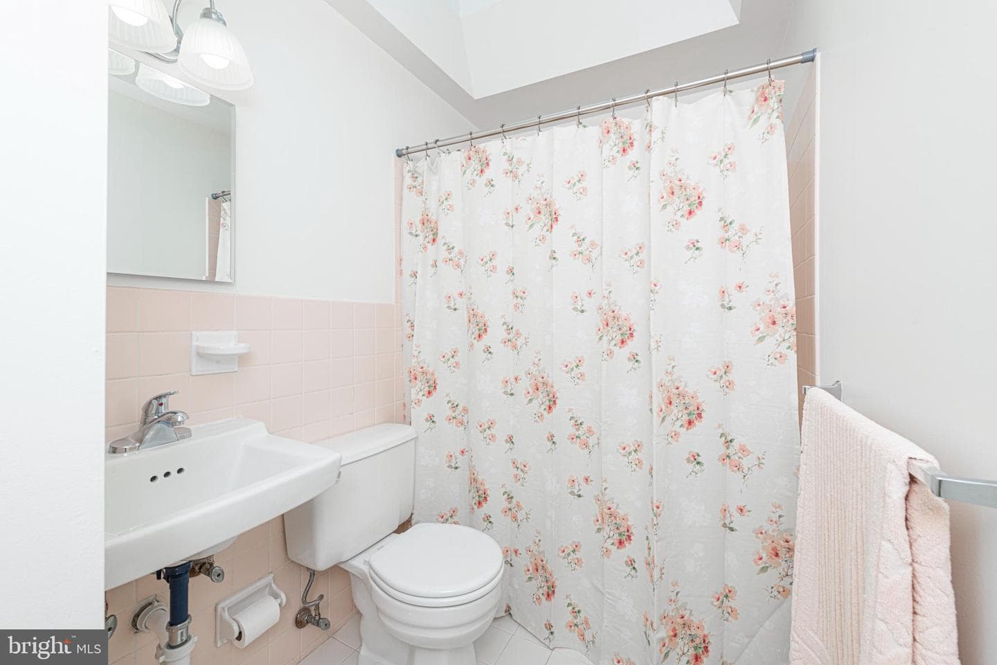 889 Oxford Avenue photo 15