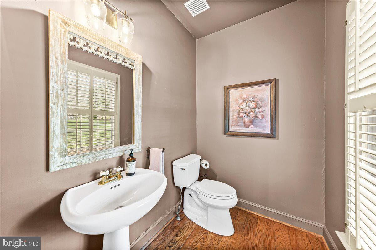 314 Belmont Court photo 14
