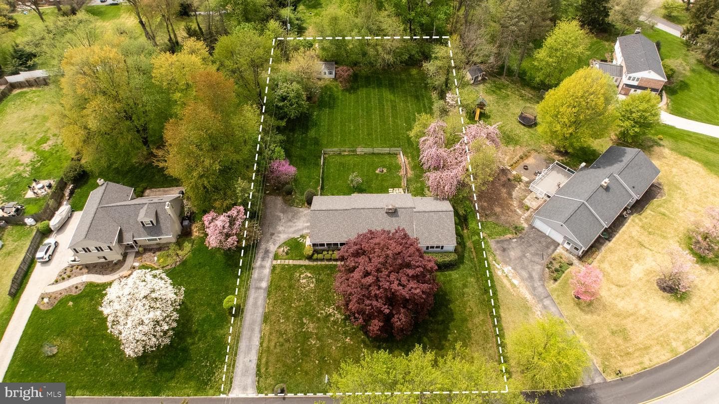1247 Thomas Road photo 36