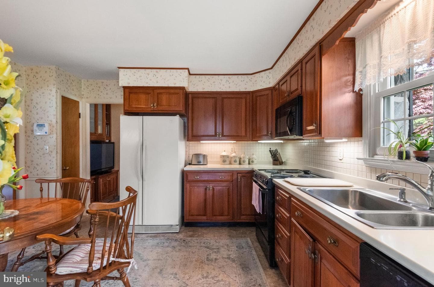 1247 Thomas Road photo 5